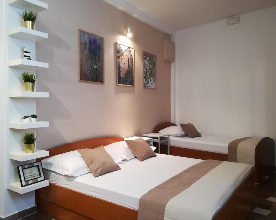 Apartments Carevic Ante Baska Voda Ngoại thất bức ảnh
