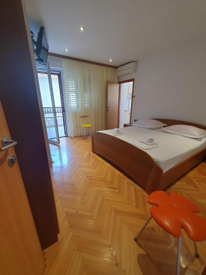 Apartments Carevic Ante Baska Voda Ngoại thất bức ảnh
