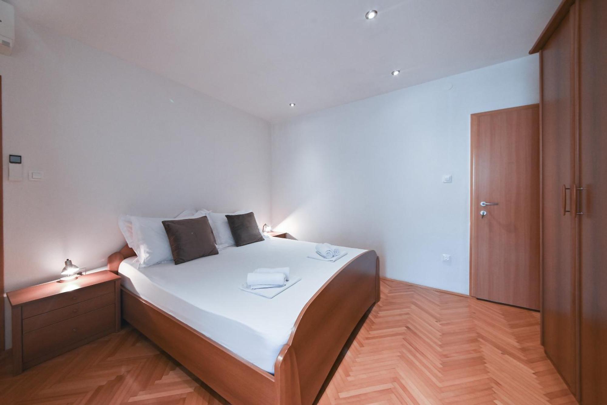 Apartments Carevic Ante Baska Voda Ngoại thất bức ảnh
