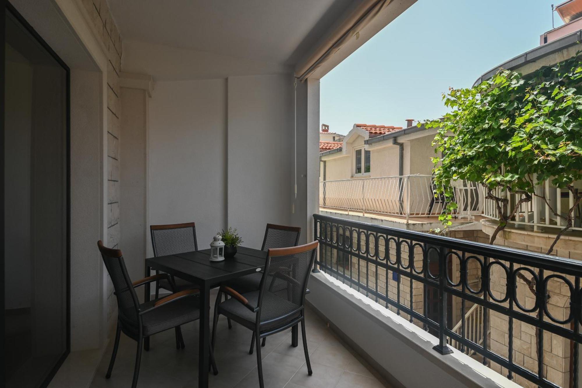 Apartments Carevic Ante Baska Voda Ngoại thất bức ảnh